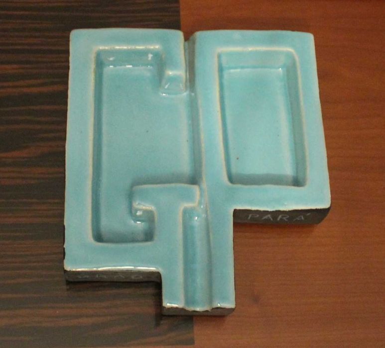 Cinzeiro de cerâmica turquesa vintage, Grão Pará, assinado.