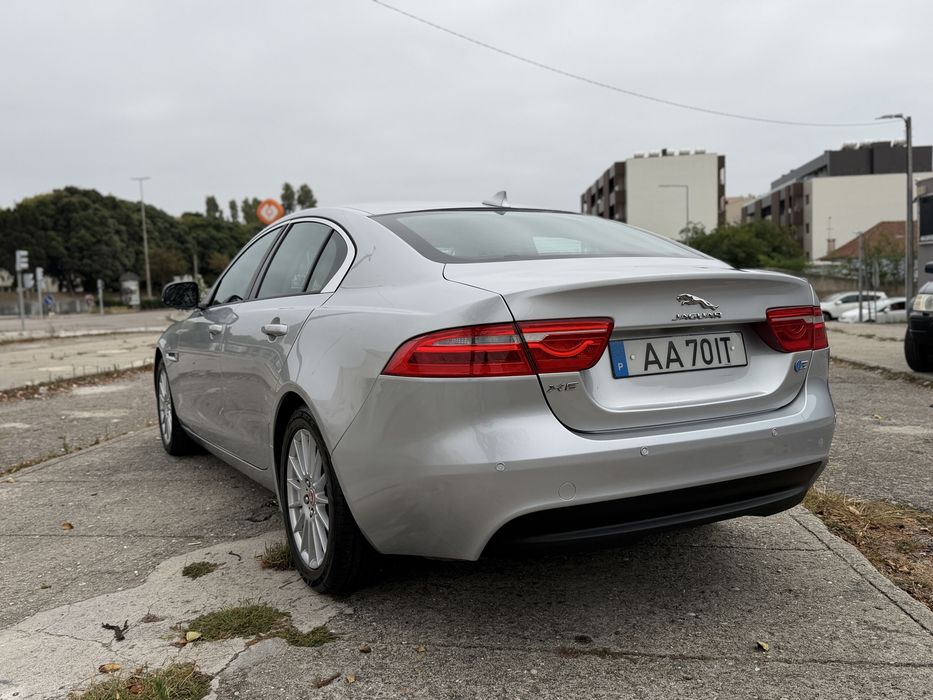 Jaguar XE 2.0d 2015 foto 5