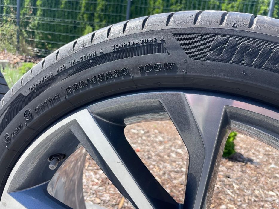 Komplet opon  lato Bridgestone Turanza 6 Enliten  235/45R20 100W