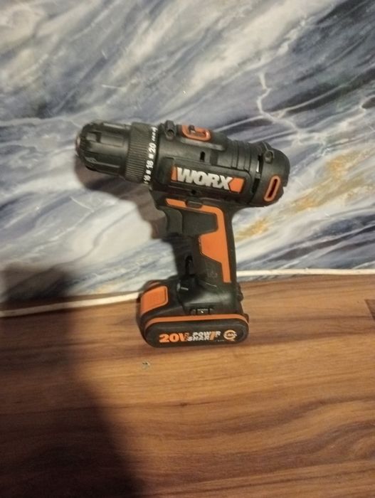 śrubokręt WORX 1600