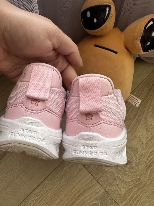 Кросівки nike для дівчинки