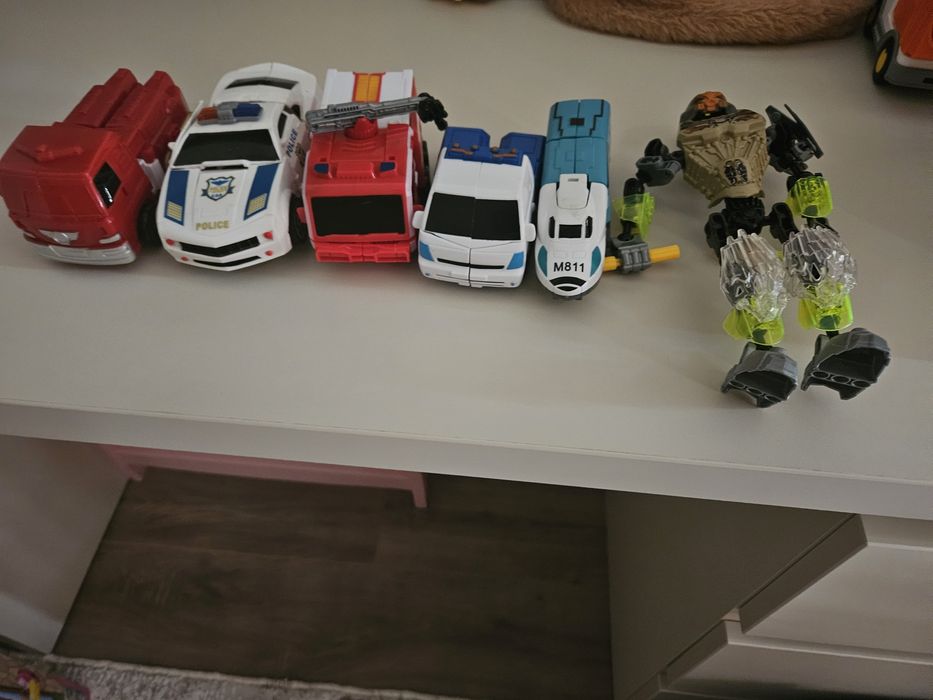 Тобот - трансформер  та інші трансформери