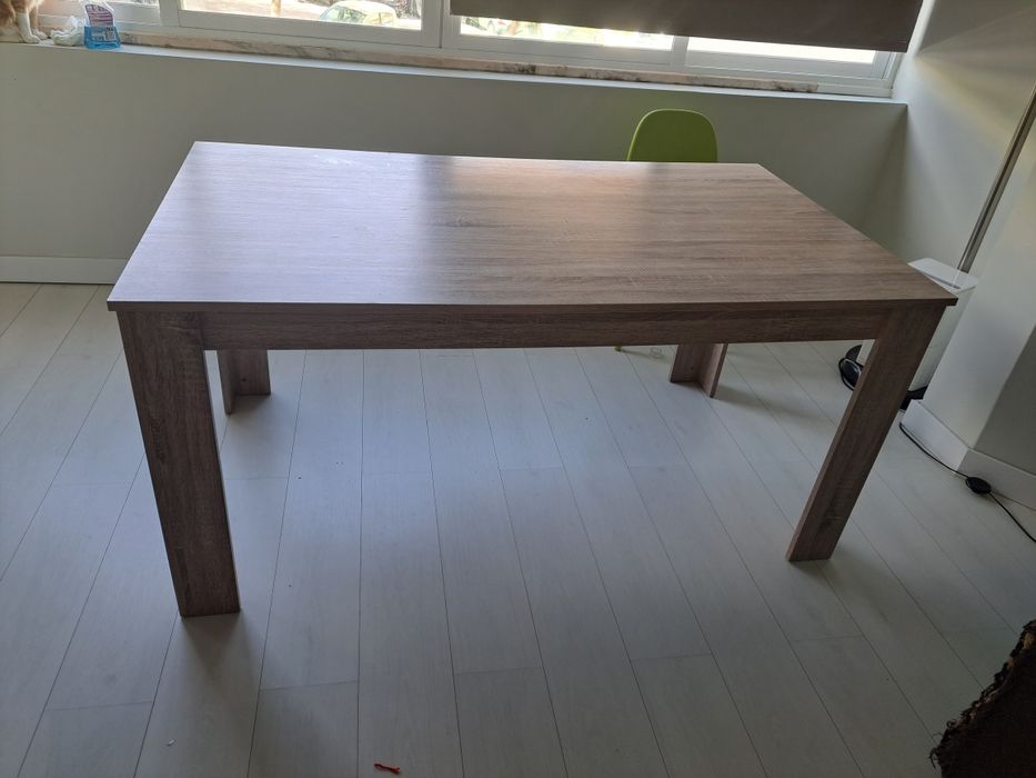 Mesa de jantar + 4 cadeiras