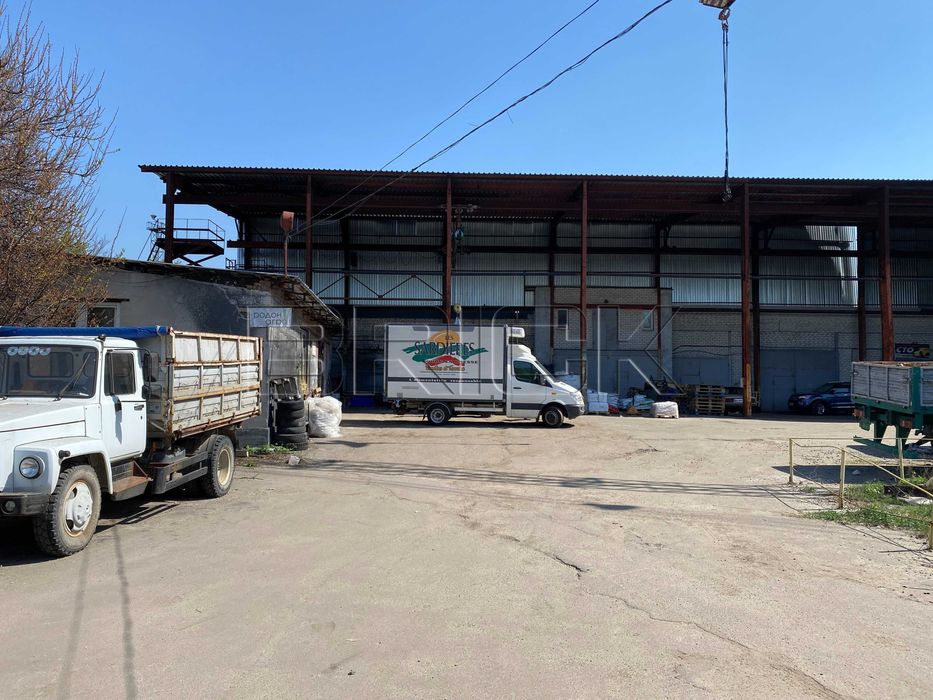 Продам у центрі міста майновий комплекс з виробничим обладнання