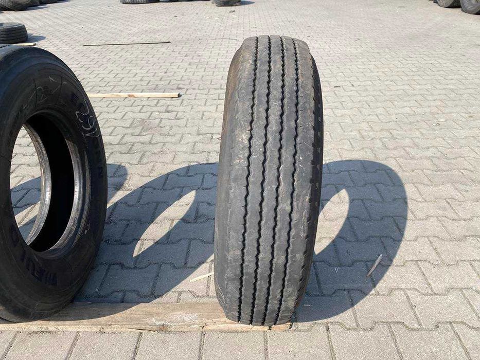 Opona ciężarowa używana prowadząca 10R17.5 BRIDGESTONE V-STEEL R18 180 / 9mm