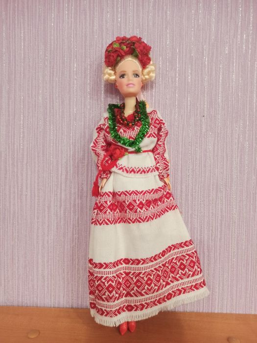 Барбі україночка у вишиванці