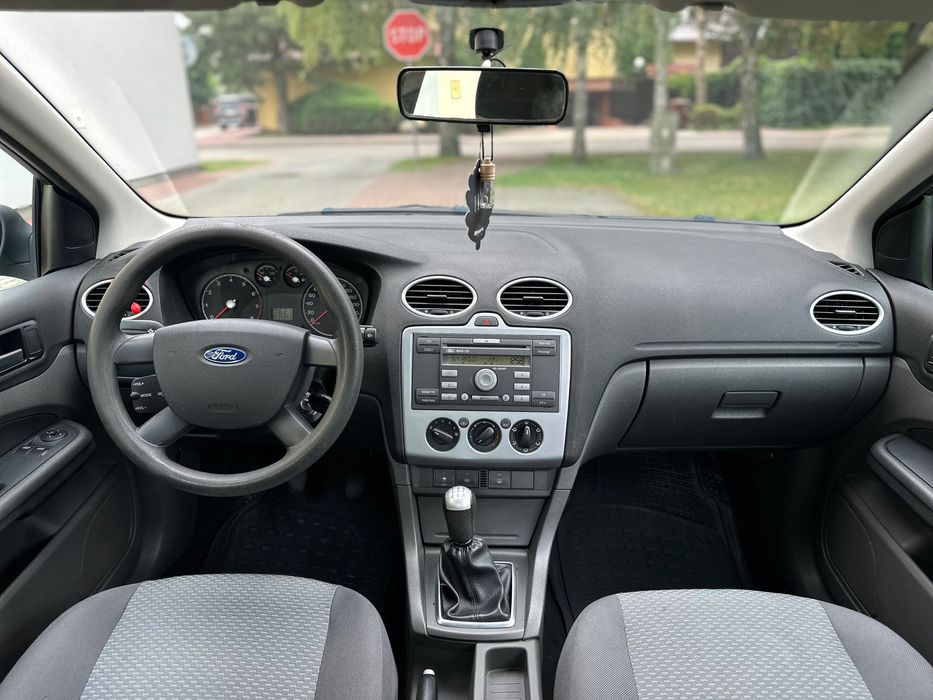 Ford Focus 1.6 benzyna, hak,  dobry stan