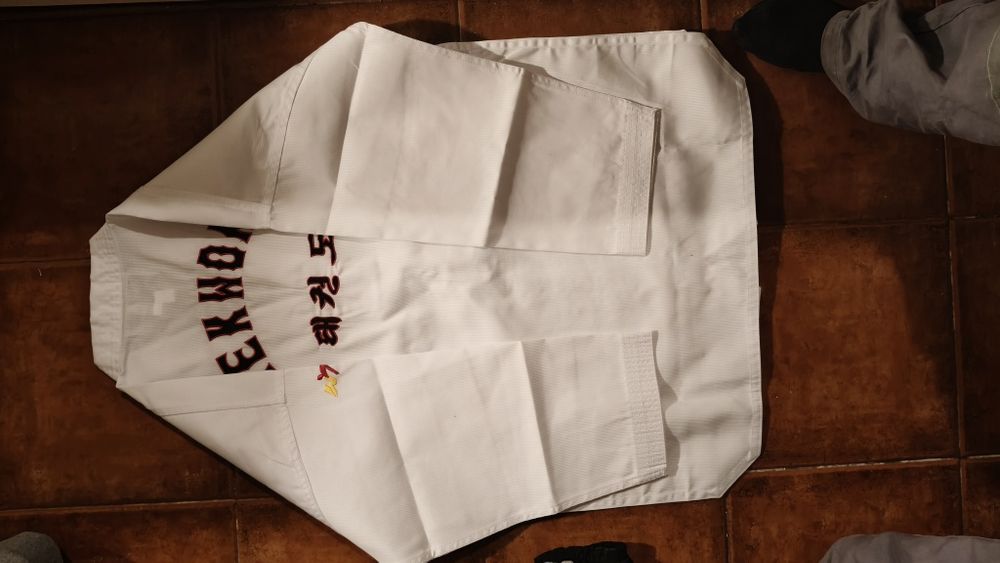 Kimono (Dobok) completo - Dae Do International - Taekwondo Ofici