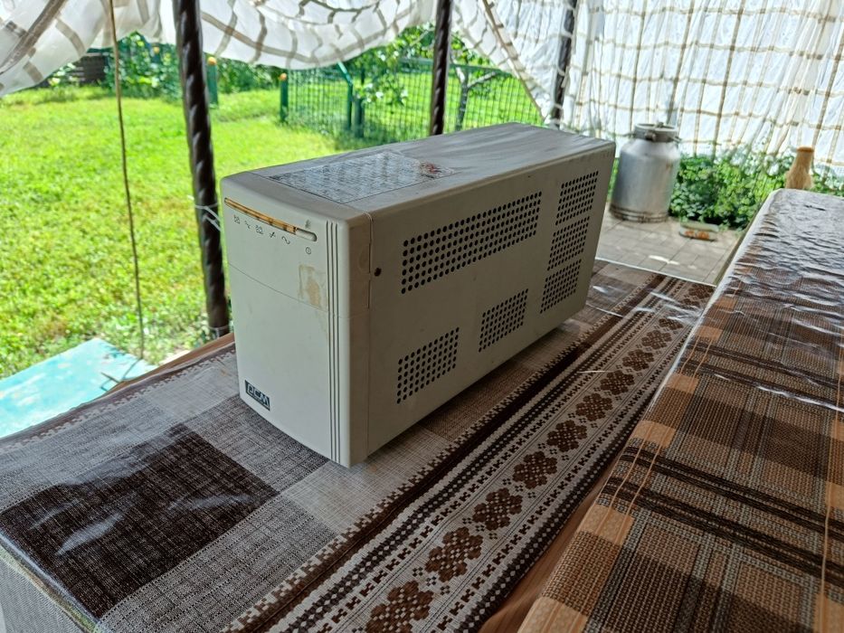 Потужний Line-interactive ДБЖ Powercom KIN-1000AP, 1000VA, 600W Вхідн