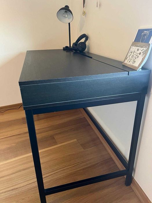 IKEA Desk in Excellent Condition64729948487809124