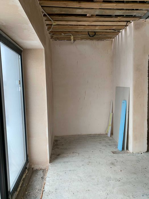 Стяжка пола машинная за 1 день, штукатурка стен