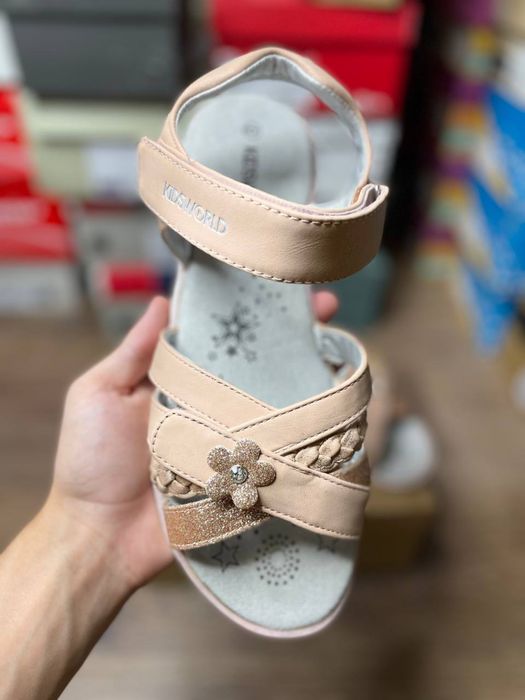 Босоніжки на дівчинку KidsWorld, розмір 40.