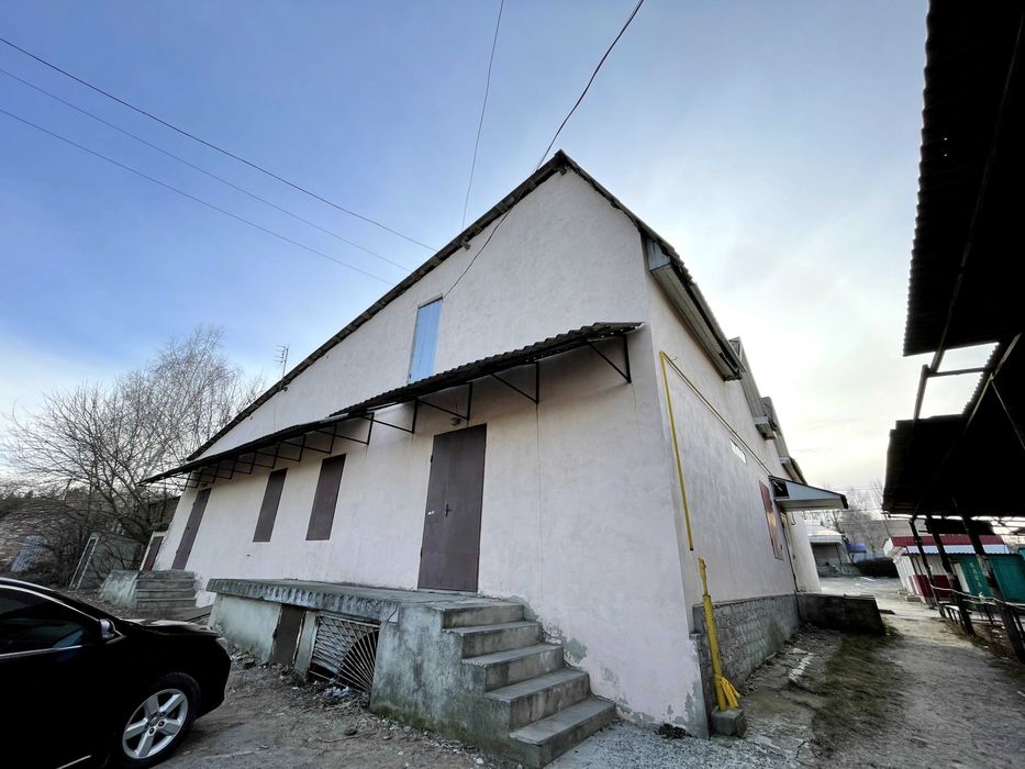 Продам нежитлову будівлю під магазин / комерцію в смт Калинопіль