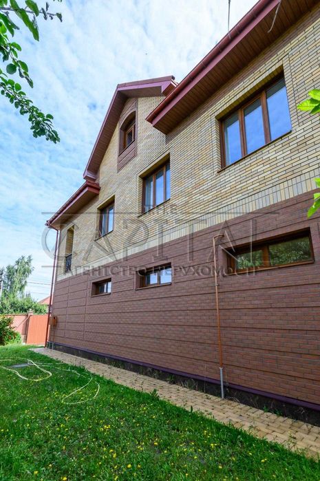 Продаж ексклюзивного будинку у с. Гореничі | 14 км від метро «Житомирська»