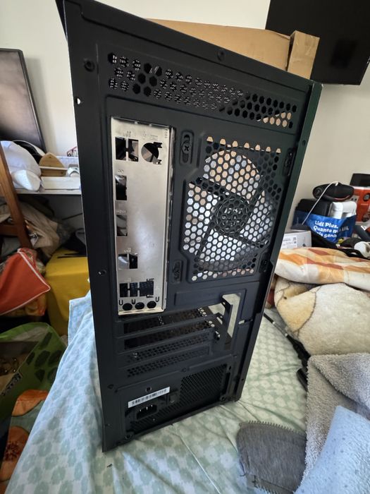 Caixa Msi como nova469803388791705603