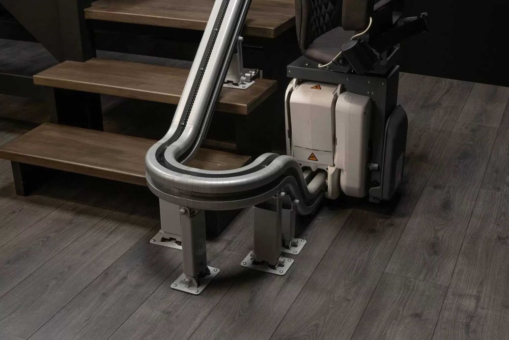 Krzesełko schodowe/winda schodowa, udźwig do 145 kg Prosta i skrętna