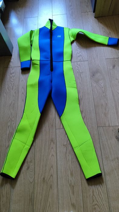 Gruba, długa pianka do pływania r. S