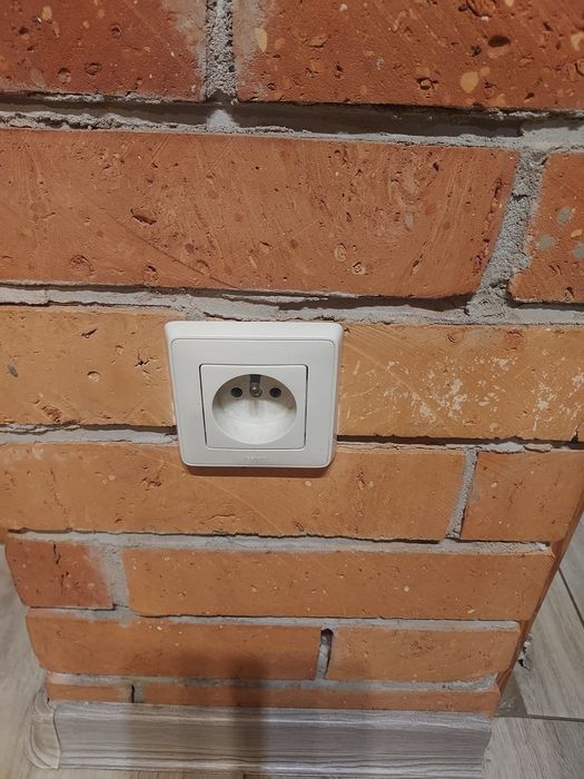 Elektryk obowiązkowe przeglądy, modernizacja, osprzęt AGD