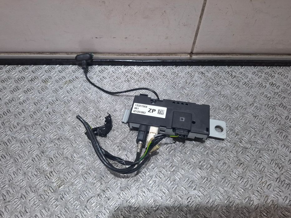 Wzmacniacz antenowy Opel Insignia A 2011 rok lift kombi nr 13327068