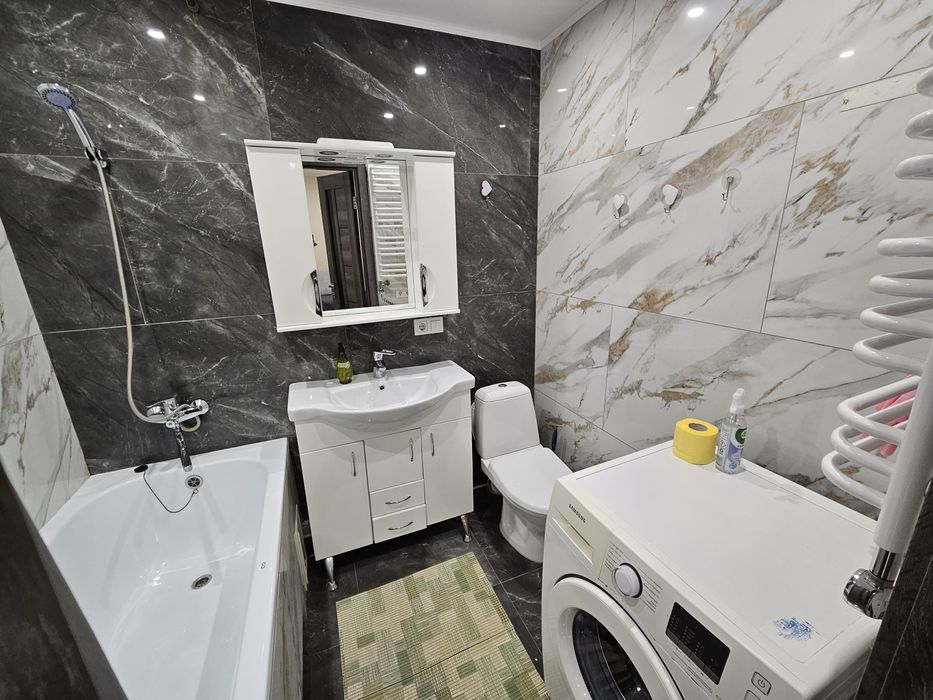 Подобово, посуточно  2к. Квартира в центральній частині міста. Звітні