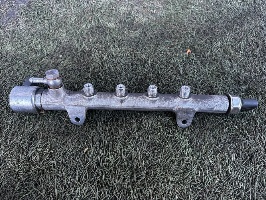 Топливна рампа, рейка Мерседес Спрінтер W 906 OM 651 Sprinter Клапан.