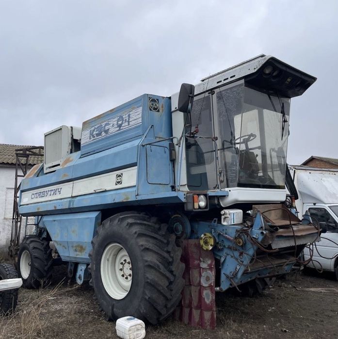 Комбайн СЛАВУТИЧ  КЗС-9.1 робочий