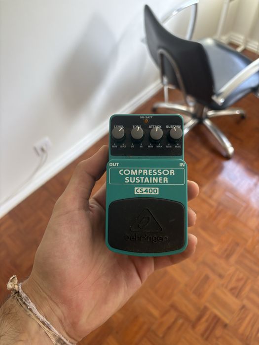 Behringer CS400 Compressor / Sustainer