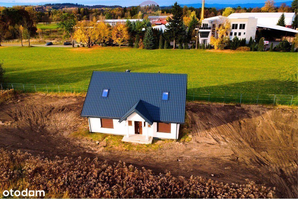 Dom w Miłkowie z widokiem na Śnieżkę