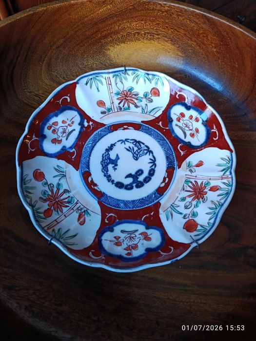 Prato Imari Porcelana Japonesa Meiji 21,7 cm