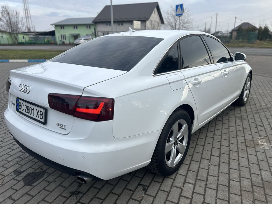 Автомобіль AUDI A6 повний привід