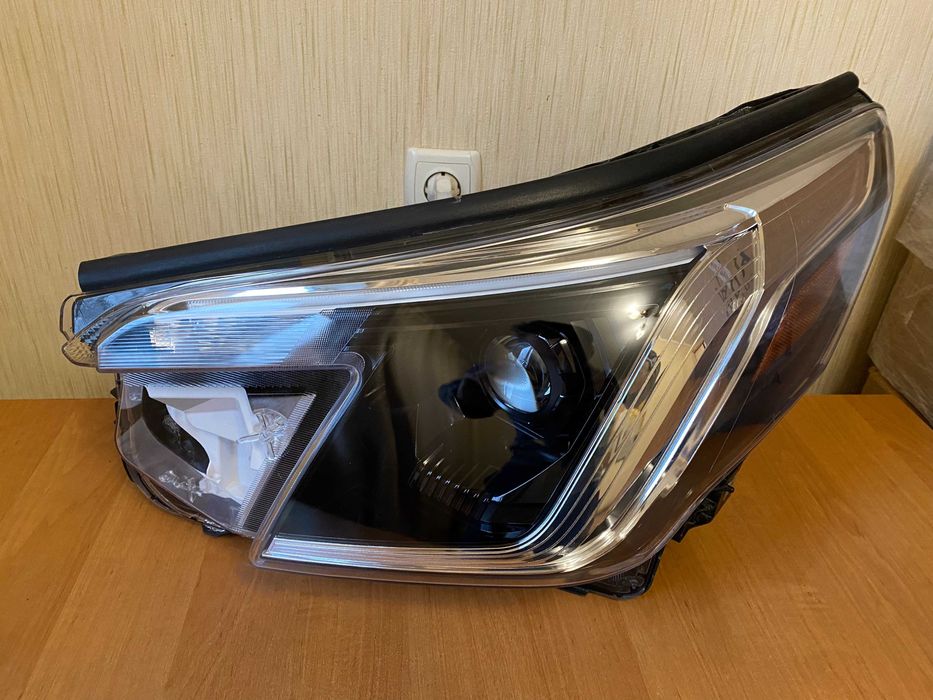 ОРИГІНАЛ Фара ліва Subaru Forester (2022–2024) LED