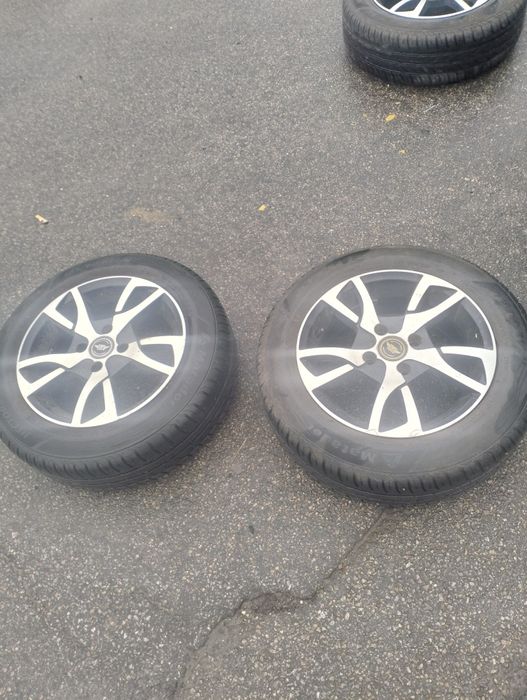 Диски с резиной отличные