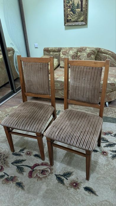 Стіл кухонний класичний