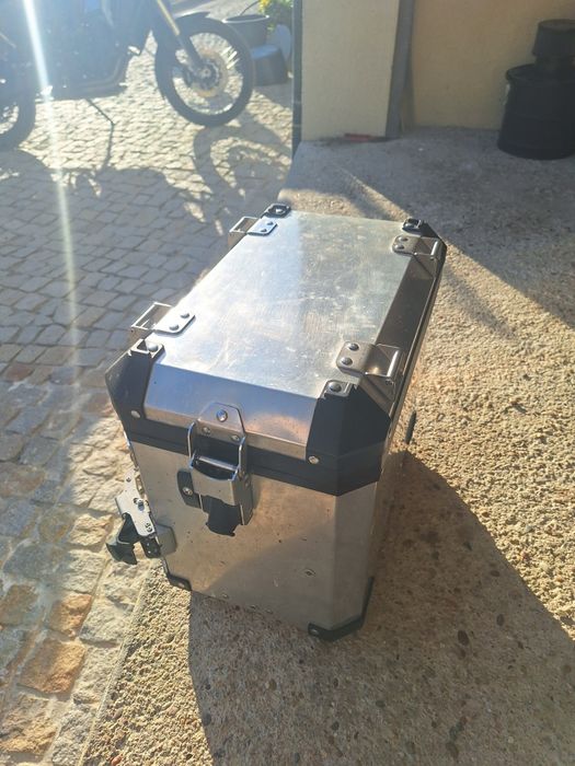 Mala lateral direita bmw  e suportes