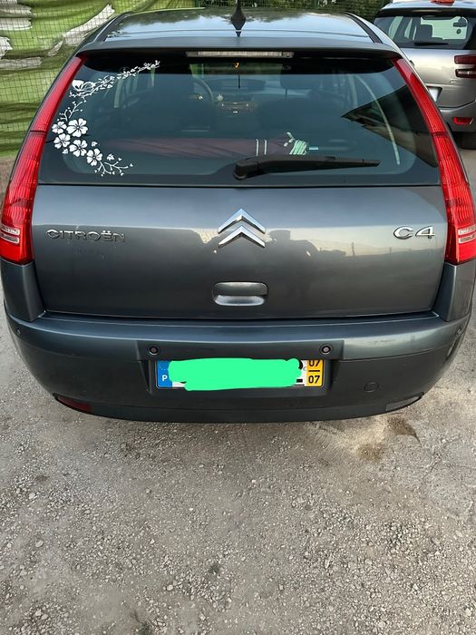 Citroen C4 2007 bem estimado