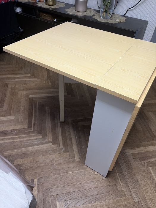 składany  stoł  drewniany