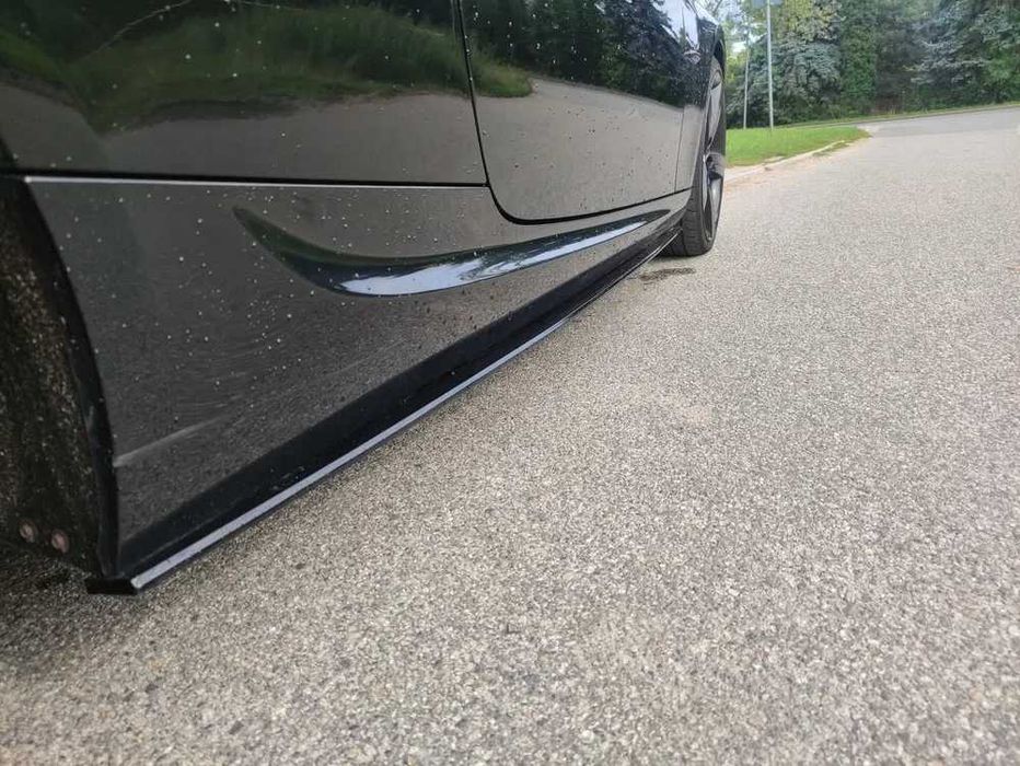 Dokładki Listwy Pod Progi BMW E90 E91 E92 E93 CZARNY POŁYSK / CARBON