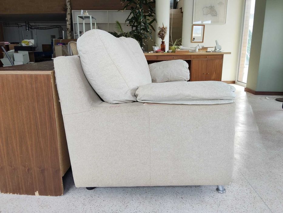 Sofa de 2 lugares c/ capas para as almofadas removíveis
