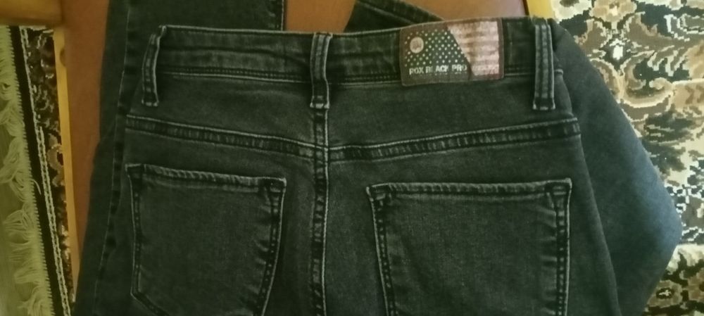 Продам джинси на девочку