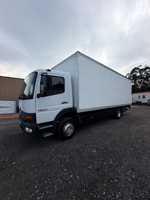 Mercedes Benz mercedes benz  12 toneladas com plataforma  original