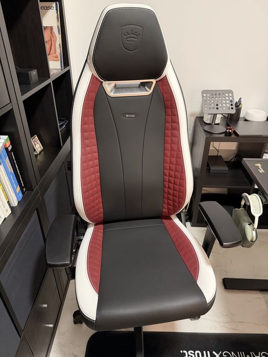 Cadeira gaming noblechair