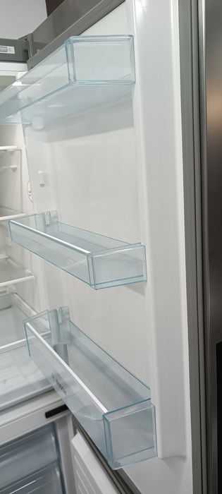 Lodówka Bosch 186cm Srebrna oswietlenie LED