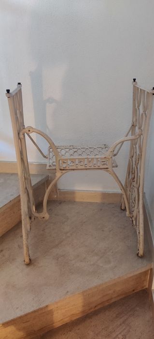 Pés de mesa de costura Singer