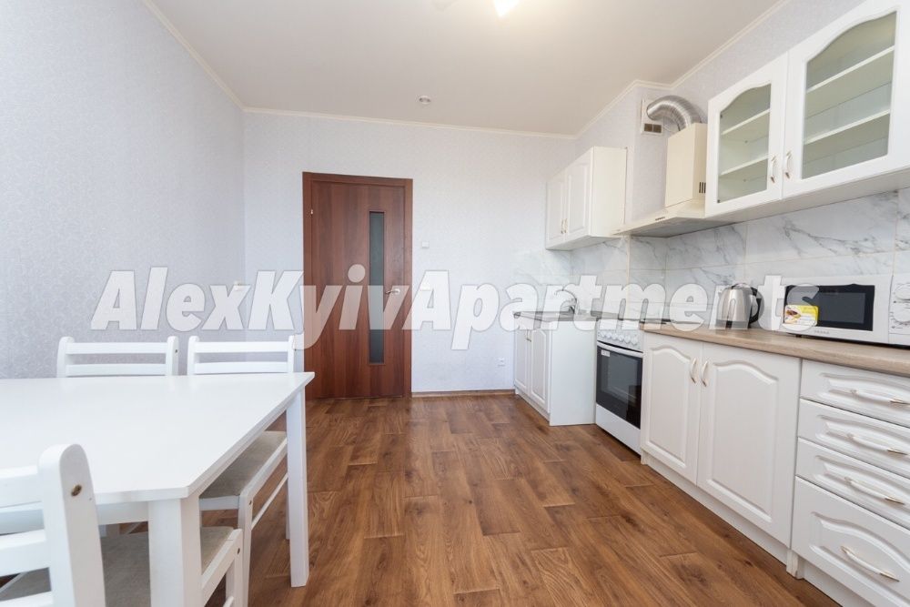 Подобово. 2х кімнатна,квартира на ВДНГ,Генератор!Метро Іподром,Теремки