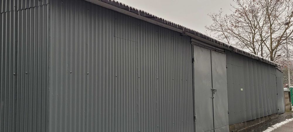 Wiata  magazynowa  ocynkowana   9m/18 m malowana