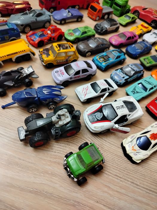 Машинки модельки