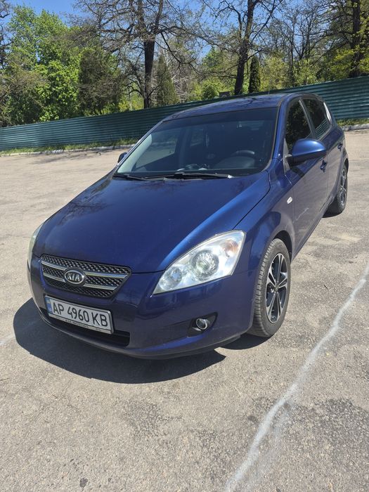 Продам Kia Ceed  1,6 турбодизель