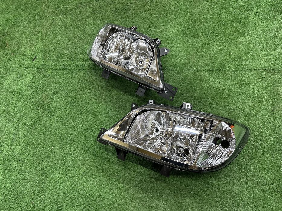 Фара Mercedes Sprinter 2000-2006