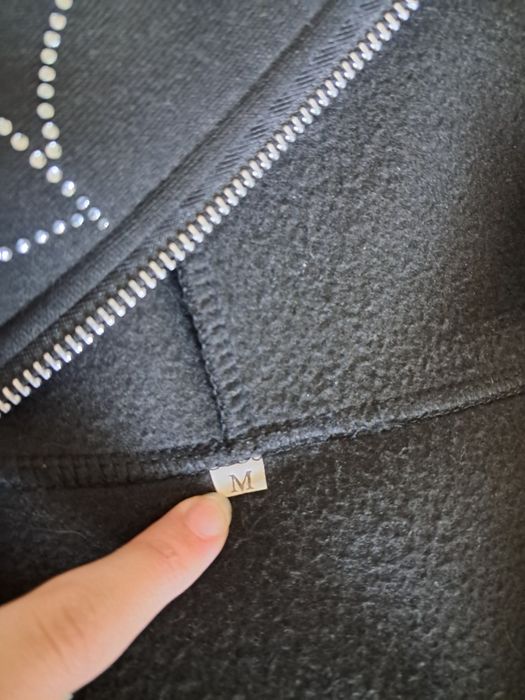 Czarna bluza z kryształkami