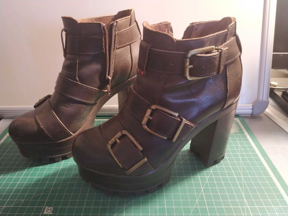 Botas senhora (Tamanho 37)